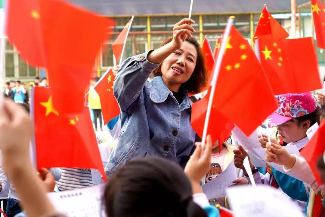 8000多元买的宠物鸭散步走失被过路人抓走，险些成为老鸭煲